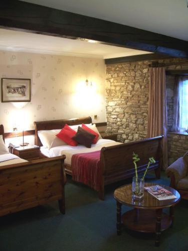 St Mary'S Hotel Golf & Country Club Pencoed Room photo